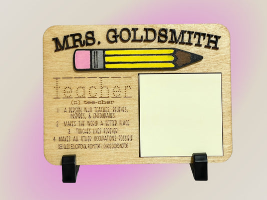 Personalized Teacher Sticky Note Holder – Custom Name Wood Desk Sign with Pencil Design